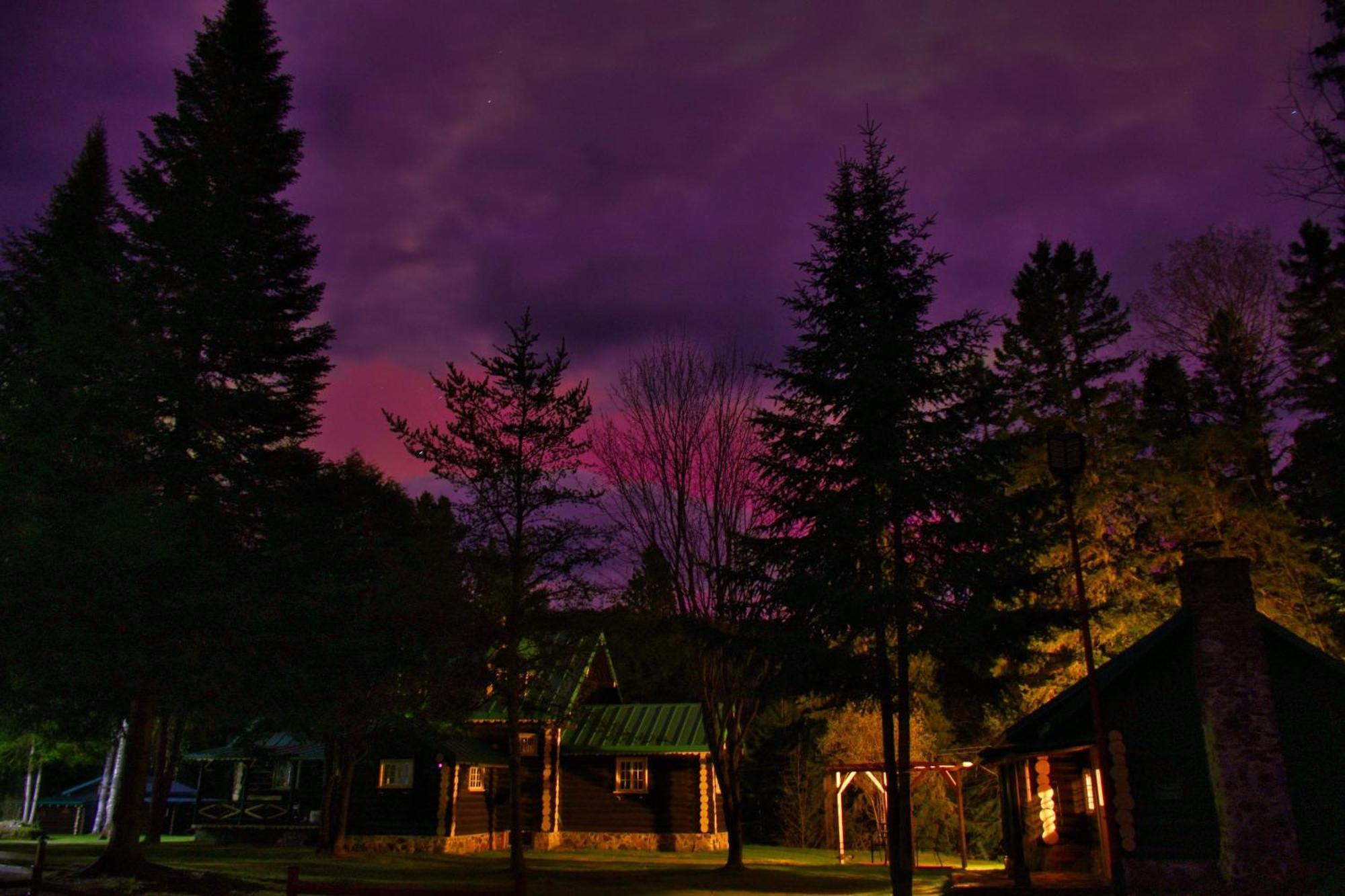Domaine Le Bostonnais - Le Village En Bois Rond La Tuque Esterno foto